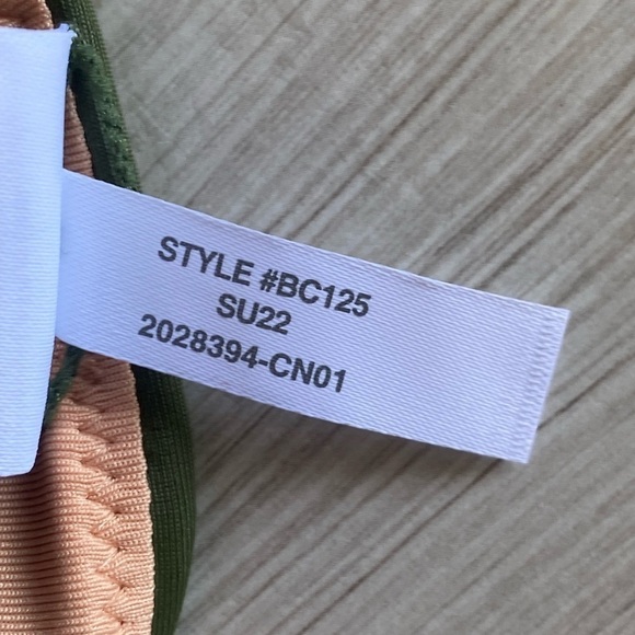 J. Crew 50 UPF Protection NWT Women’s Size M Curved Waist Cheeky Bikini Bottom - Picture 4 of 6